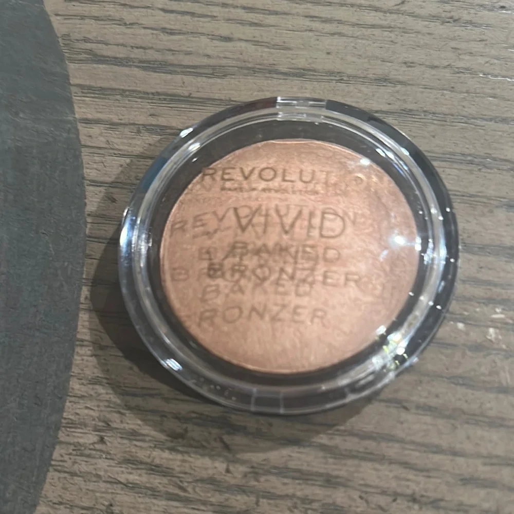 Revolution Vivid Baked Bronzer - Golden Days